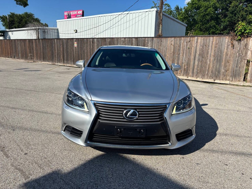 Lexus LS 460 Vehicle Full-screen Gallery Image 02