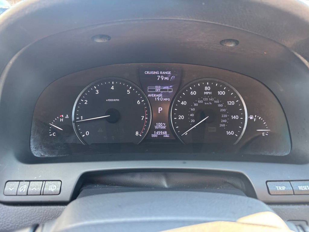 Lexus LS 460 Vehicle Full-screen Gallery Image 26