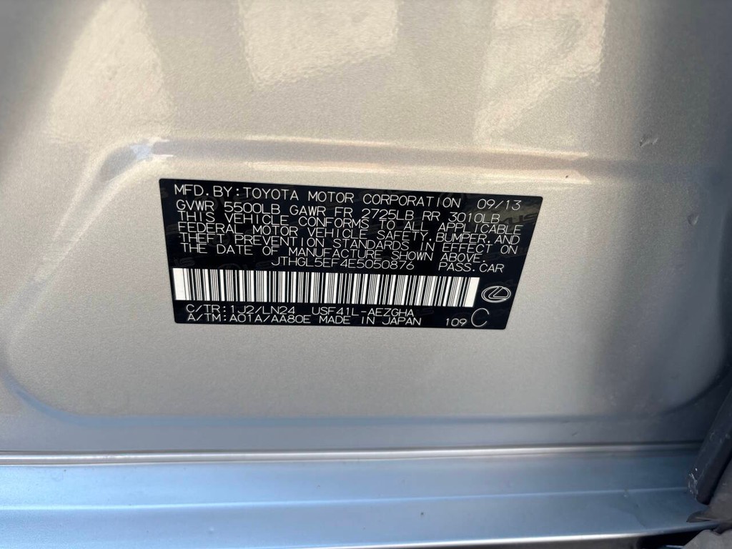 Lexus LS 460 Vehicle Full-screen Gallery Image 32