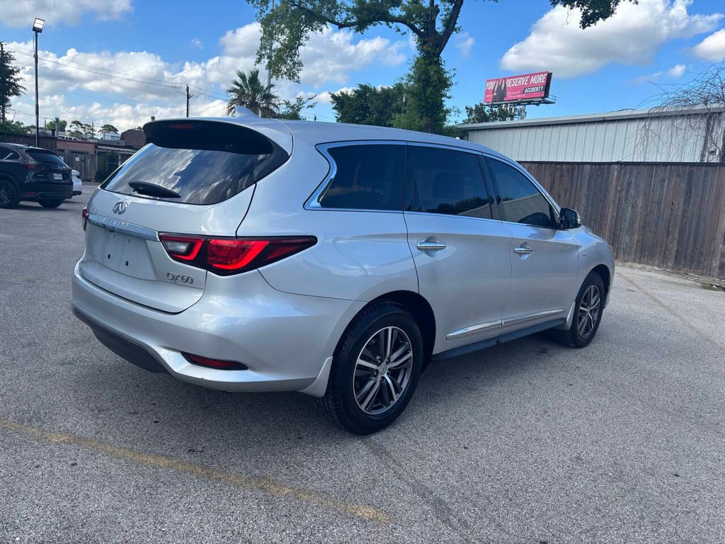 INFINITI QX60 Vehicle Full-screen Gallery Image 05