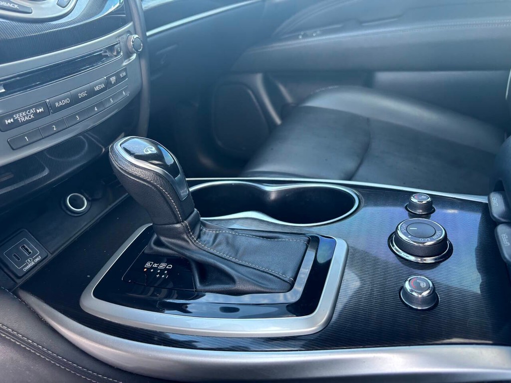 INFINITI QX60 Vehicle Full-screen Gallery Image 17