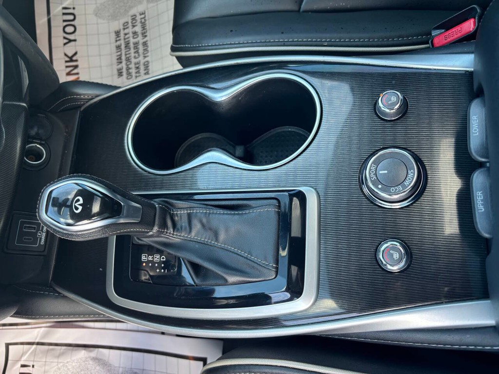 INFINITI QX60 Vehicle Full-screen Gallery Image 18