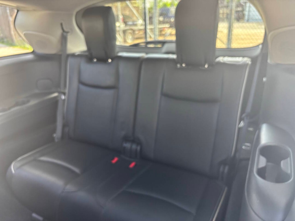 INFINITI QX60 Vehicle Full-screen Gallery Image 29