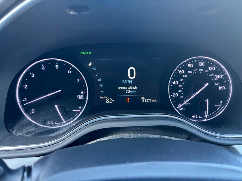 Toyota Avalon Vehicle Full-screen Gallery Image 31