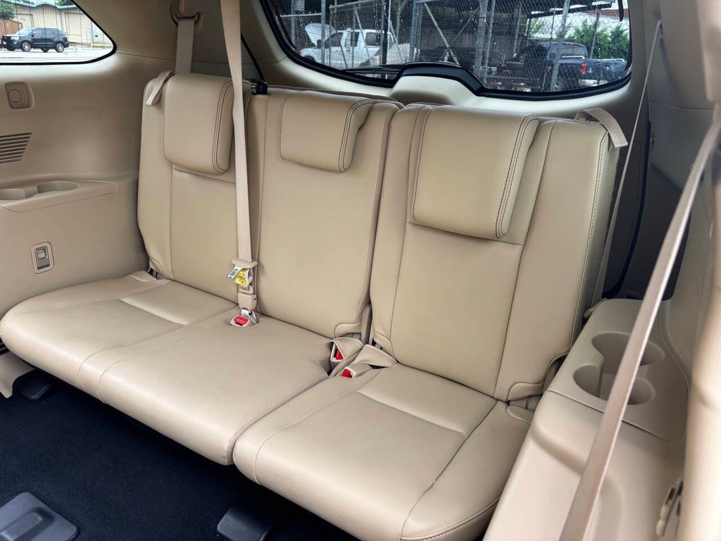 Toyota Highlander Vehicle Full-screen Gallery Image 18
