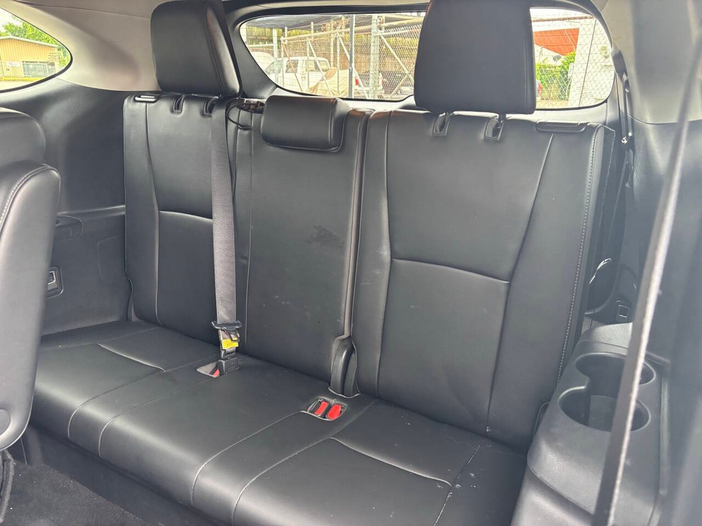 Toyota Highlander Vehicle Full-screen Gallery Image 18