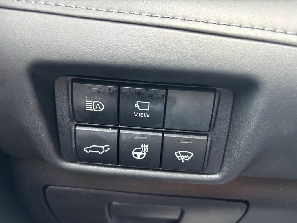 Toyota Highlander Vehicle Full-screen Gallery Image 30
