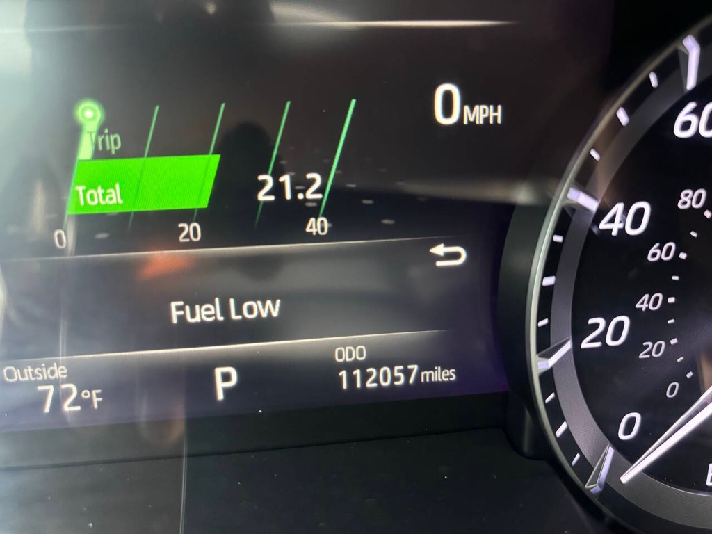 Toyota Highlander Vehicle Full-screen Gallery Image 35