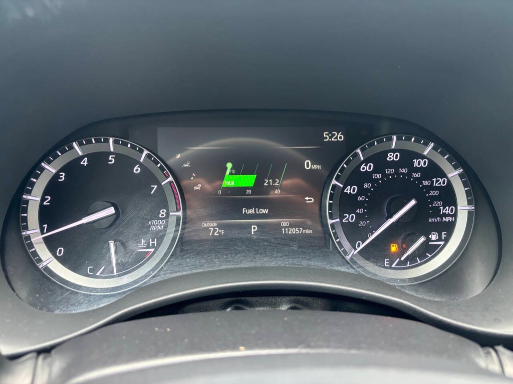 Toyota Highlander Vehicle Full-screen Gallery Image 36