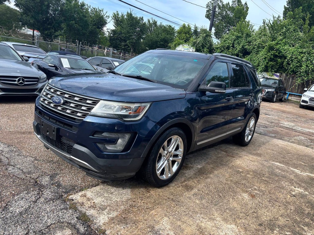 Ford Explorer Vehicle Full-screen Gallery Image 03