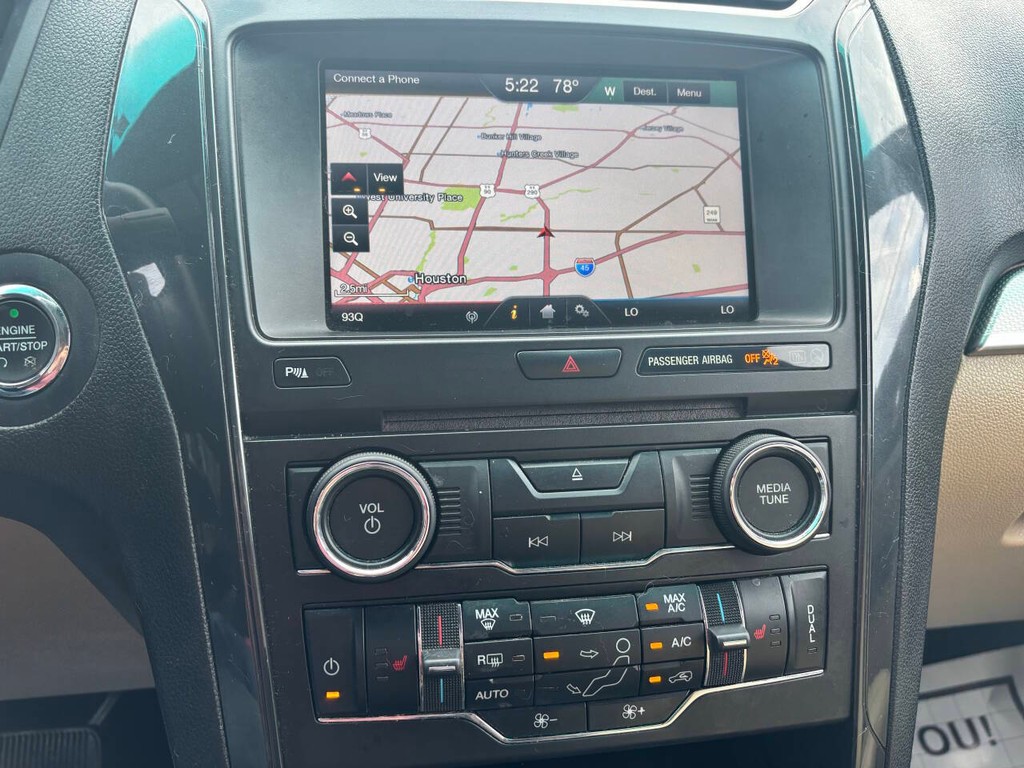 Ford Explorer Vehicle Full-screen Gallery Image 22