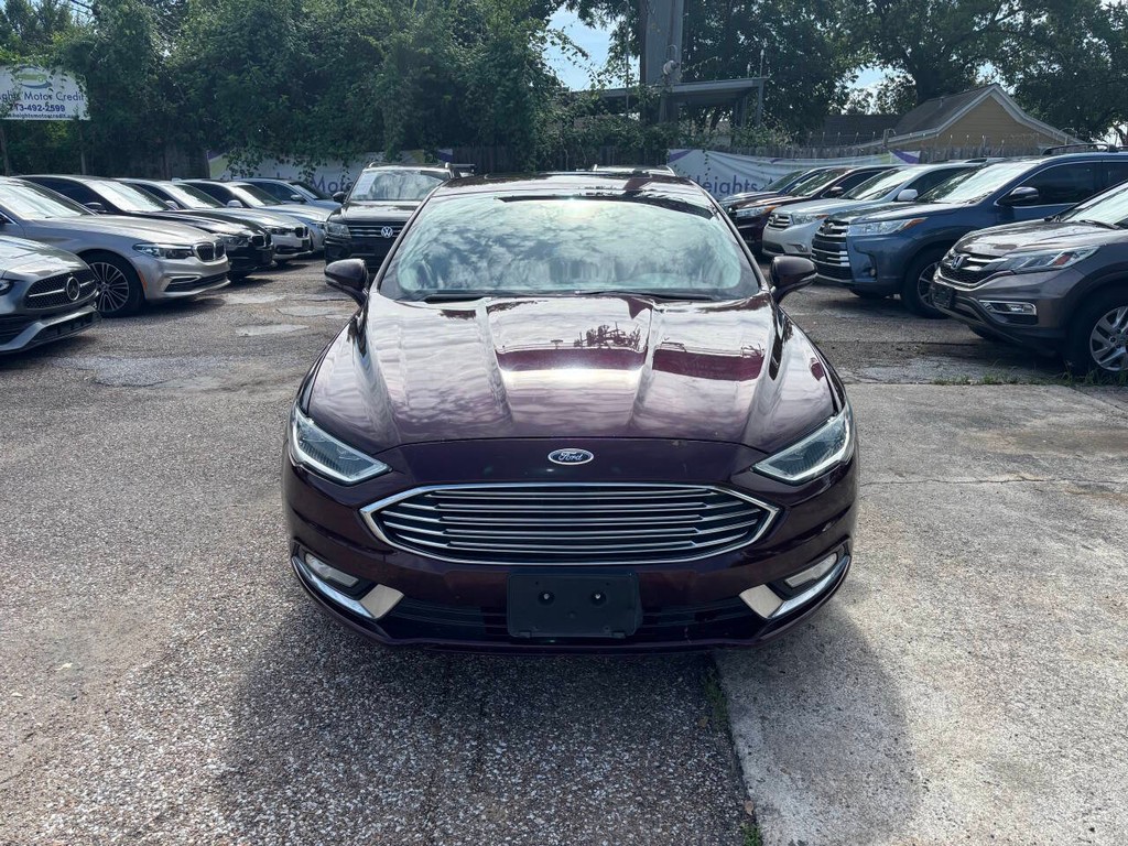 Ford Fusion Vehicle Full-screen Gallery Image 02