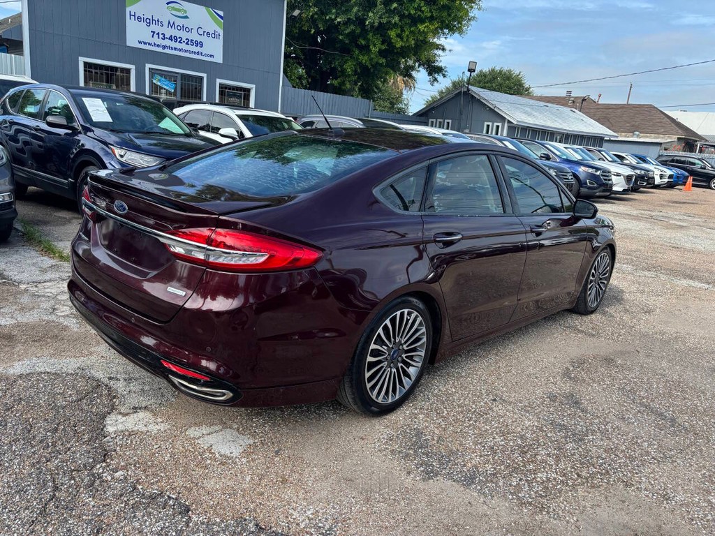 Ford Fusion Vehicle Full-screen Gallery Image 06