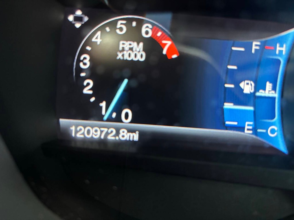 Ford Fusion Vehicle Full-screen Gallery Image 29