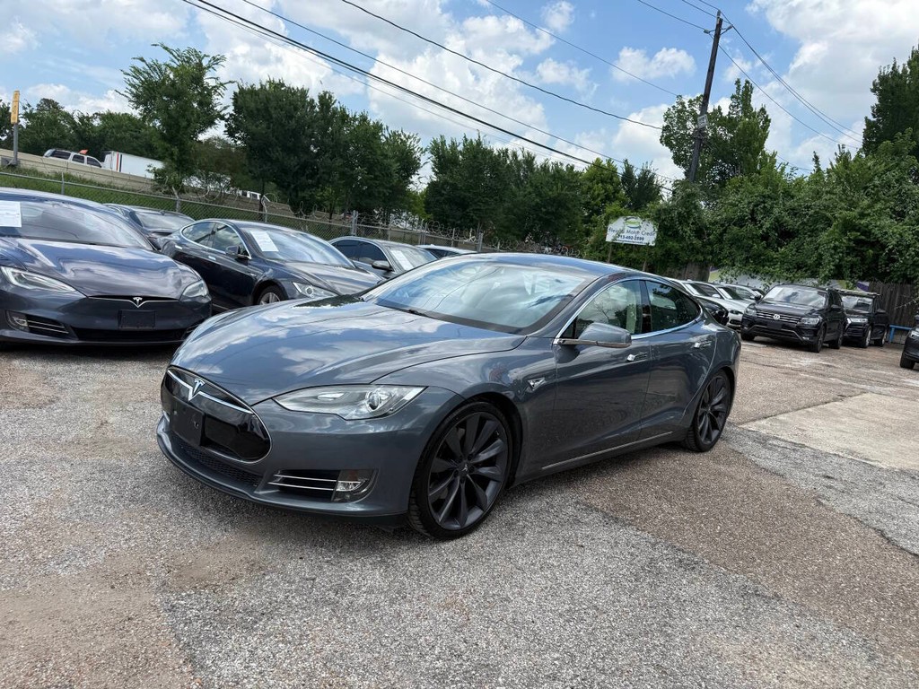 Tesla Model S Vehicle Full-screen Gallery Image 04