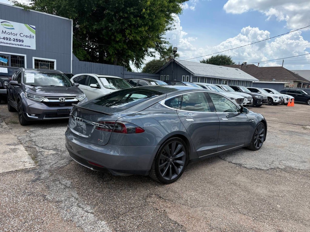 Tesla Model S Vehicle Full-screen Gallery Image 08