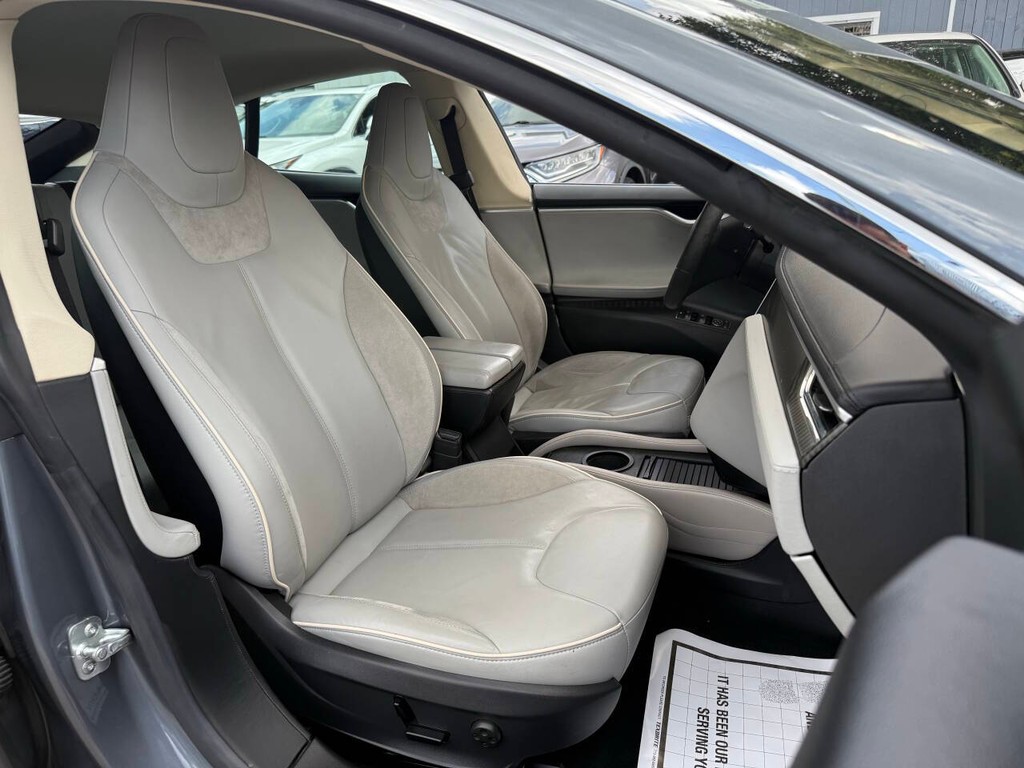 Tesla Model S Vehicle Full-screen Gallery Image 13