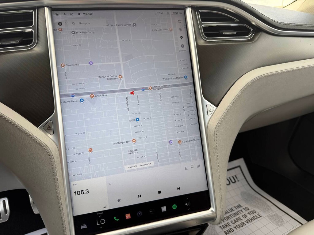 Tesla Model S Vehicle Full-screen Gallery Image 21