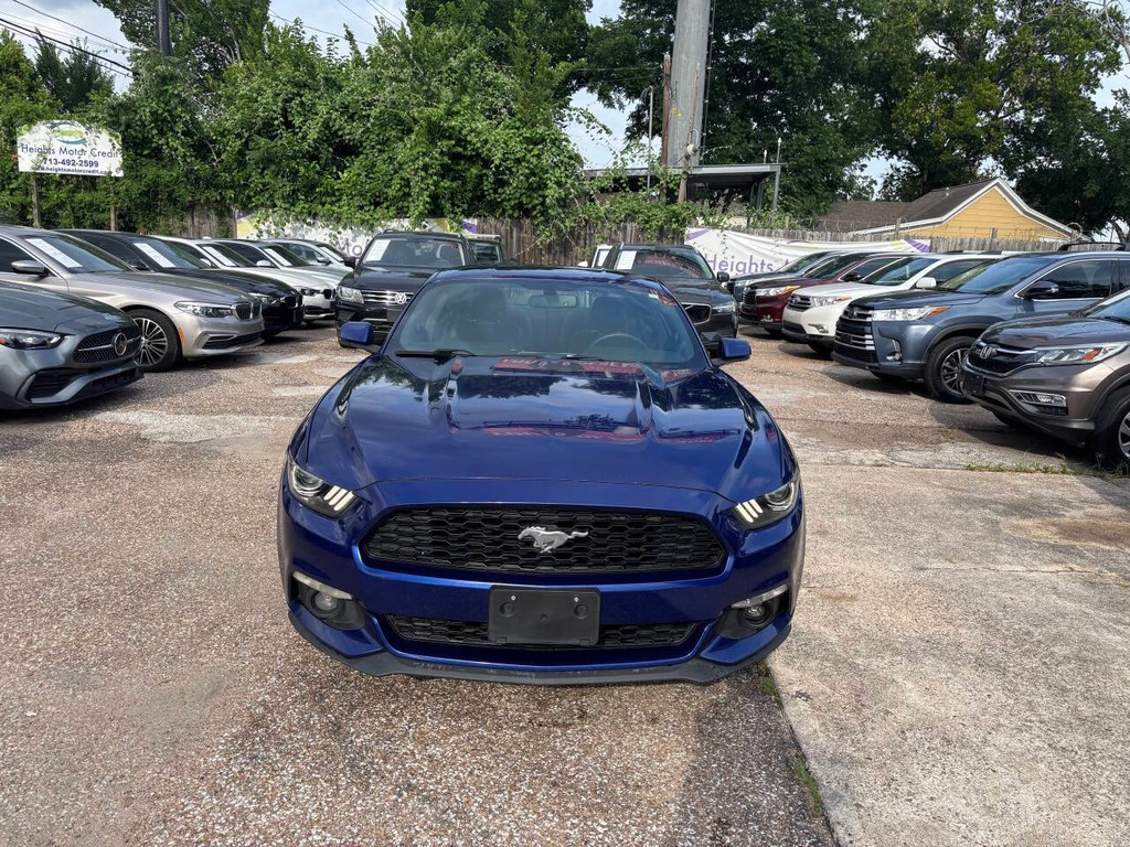 Ford Mustang Vehicle Full-screen Gallery Image 02