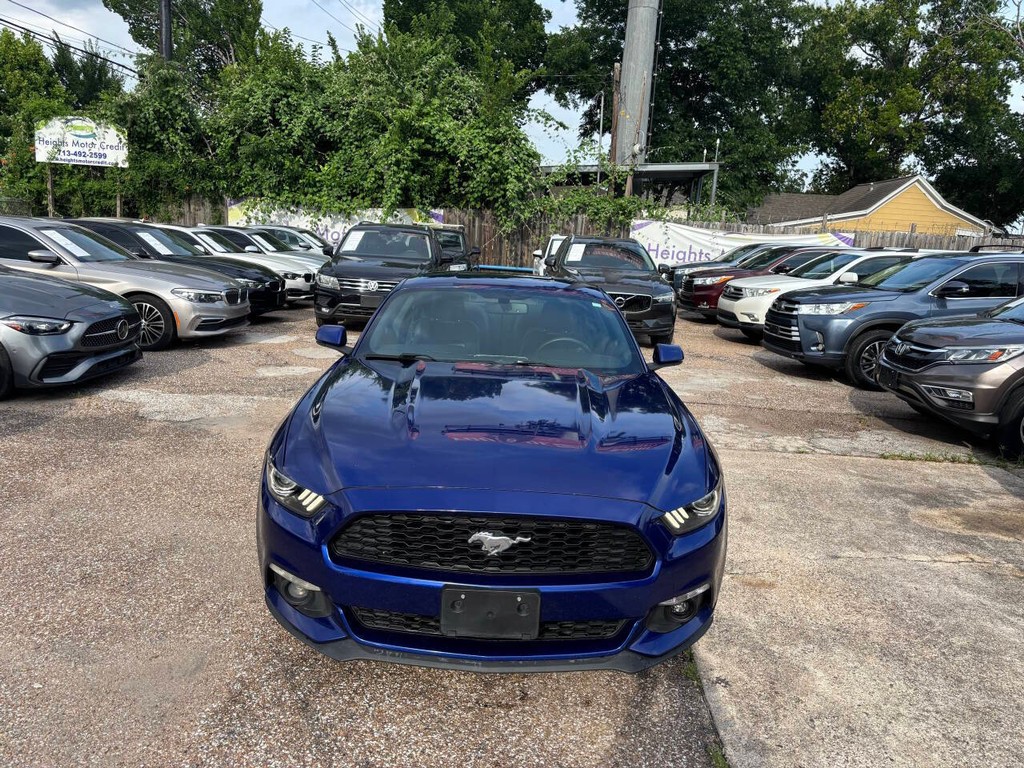 Ford Mustang Vehicle Full-screen Gallery Image 03