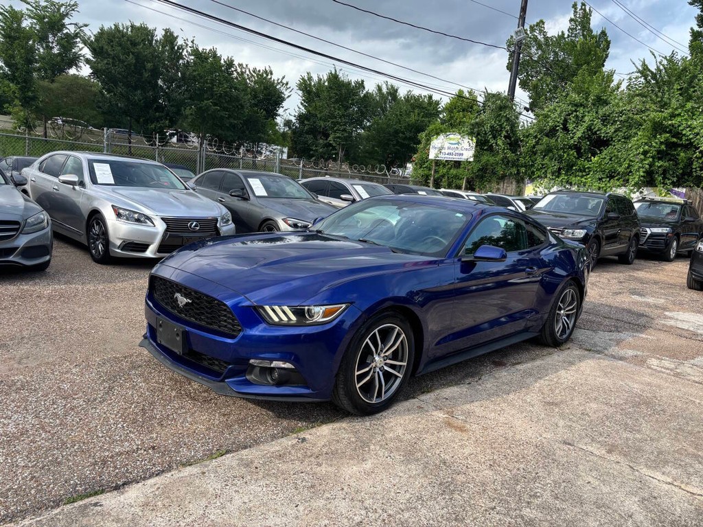 Ford Mustang Vehicle Full-screen Gallery Image 05