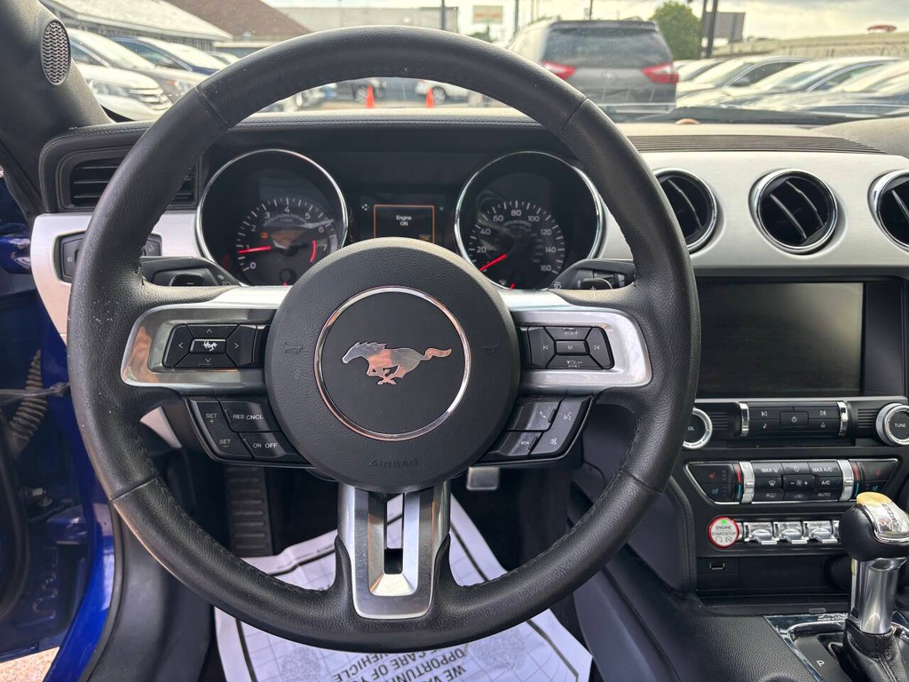 Ford Mustang Vehicle Full-screen Gallery Image 18
