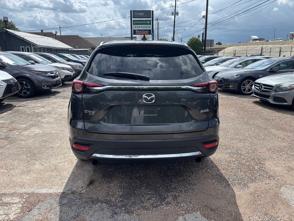 Mazda CX-9 Vehicle Full-screen Gallery Image 05
