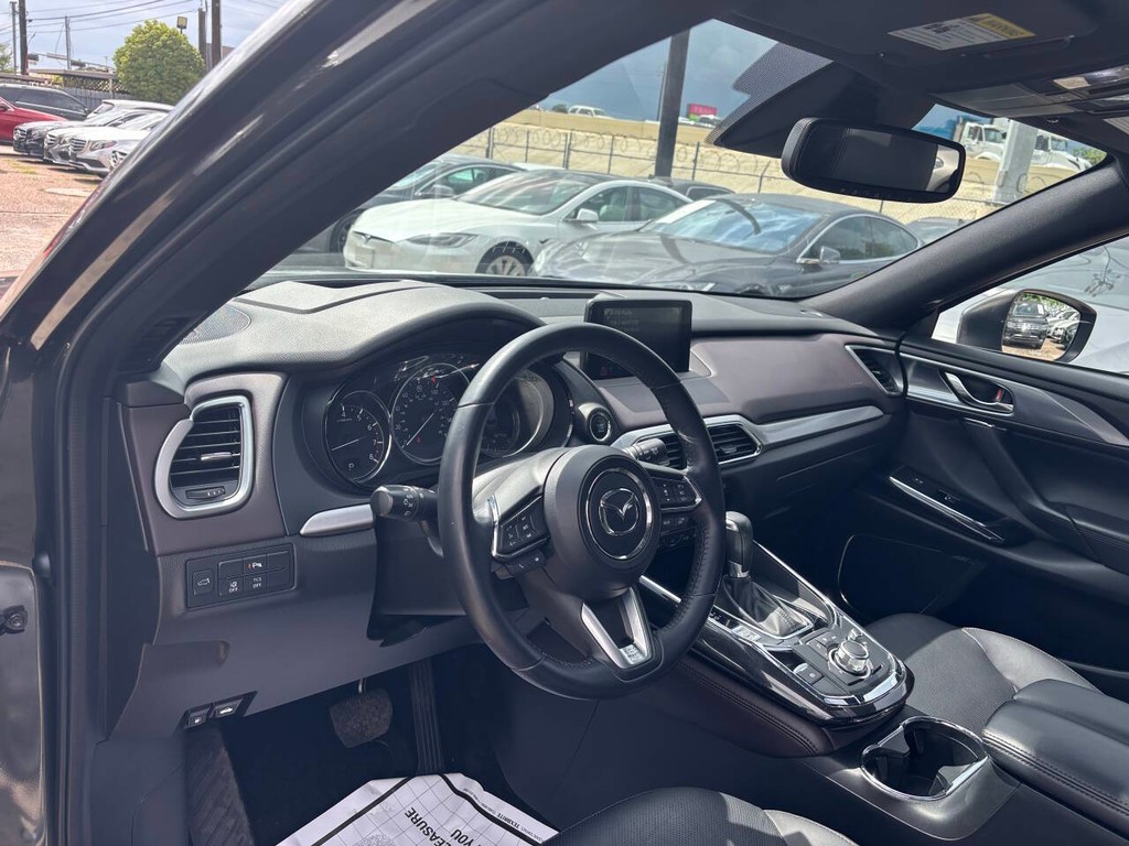 Mazda CX-9 Vehicle Full-screen Gallery Image 07
