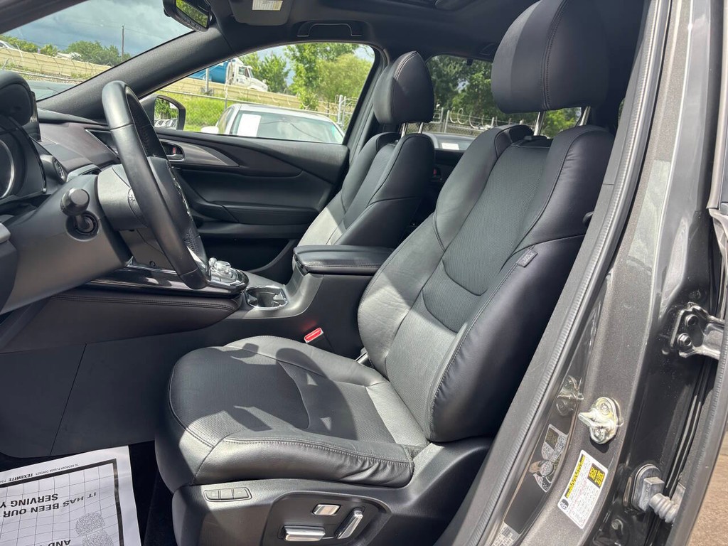 Mazda CX-9 Vehicle Full-screen Gallery Image 08