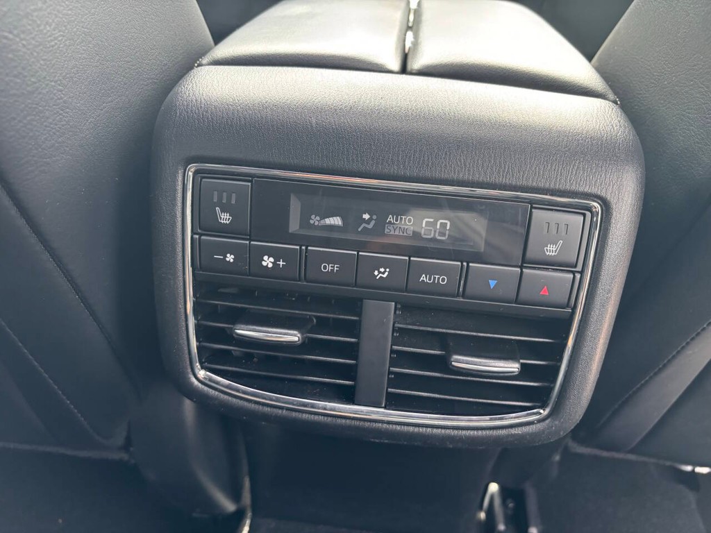 Mazda CX-9 Vehicle Full-screen Gallery Image 19