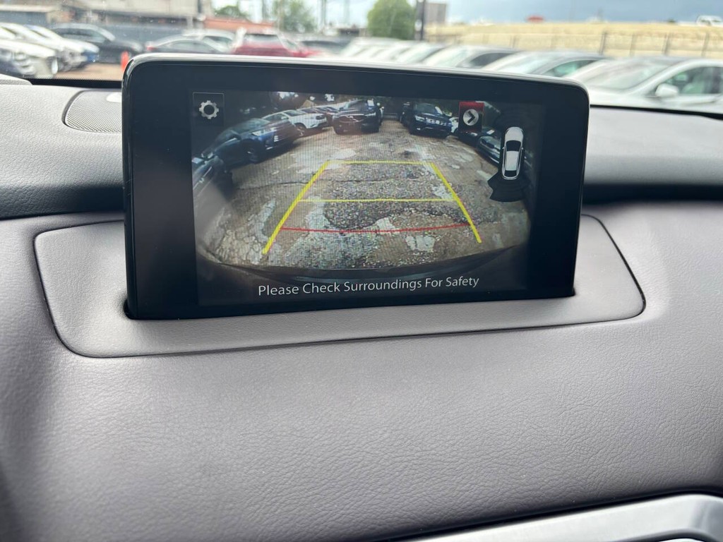 Mazda CX-9 Vehicle Full-screen Gallery Image 22