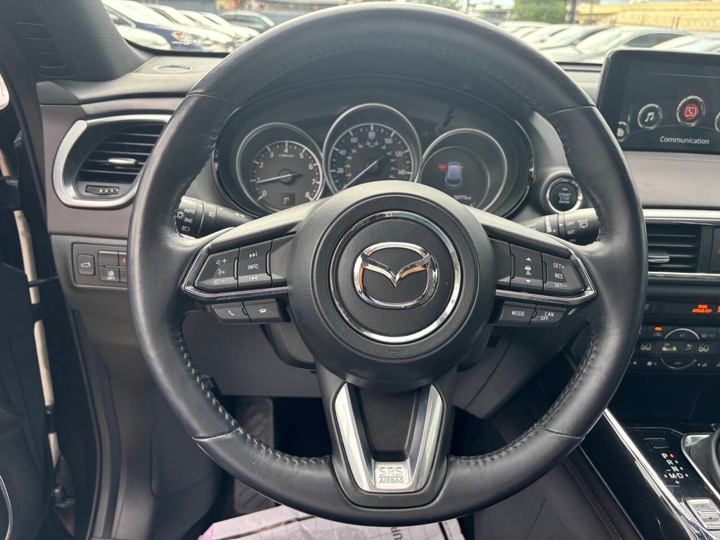 Mazda CX-9 Vehicle Full-screen Gallery Image 26