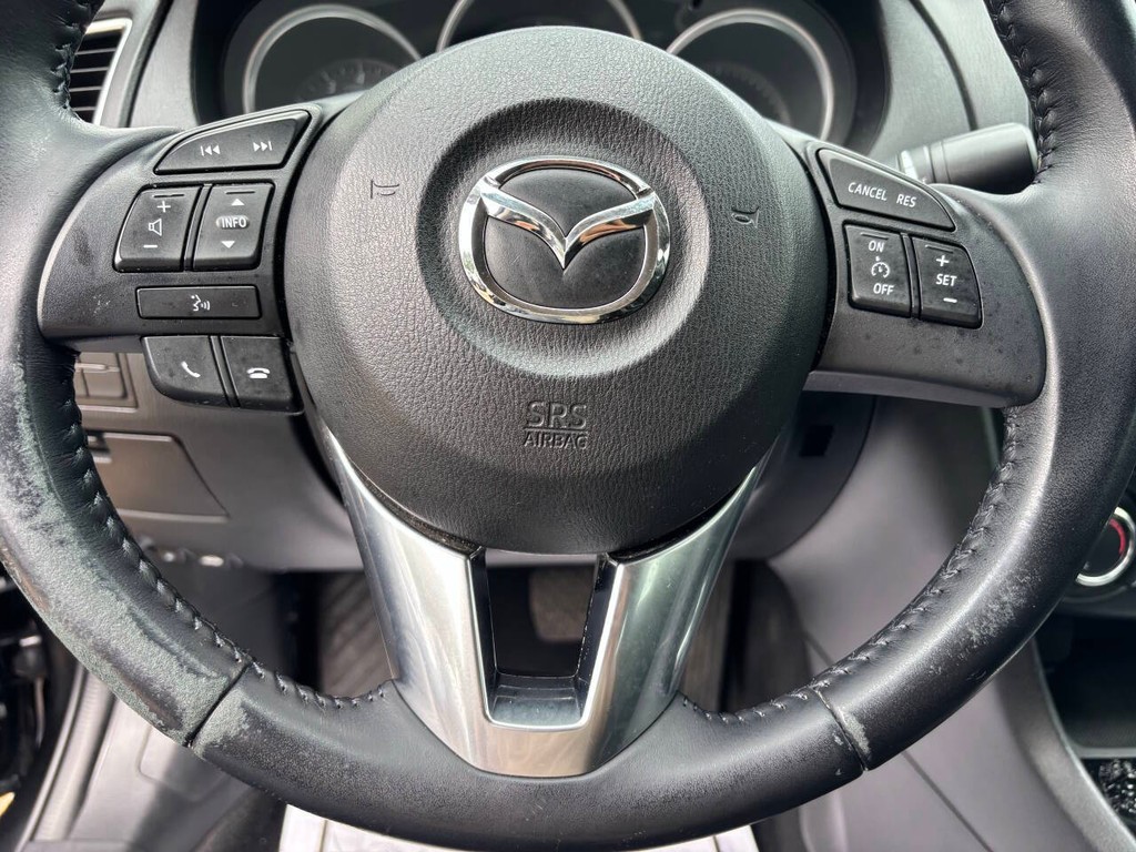 Mazda MAZDA6 Vehicle Full-screen Gallery Image 24