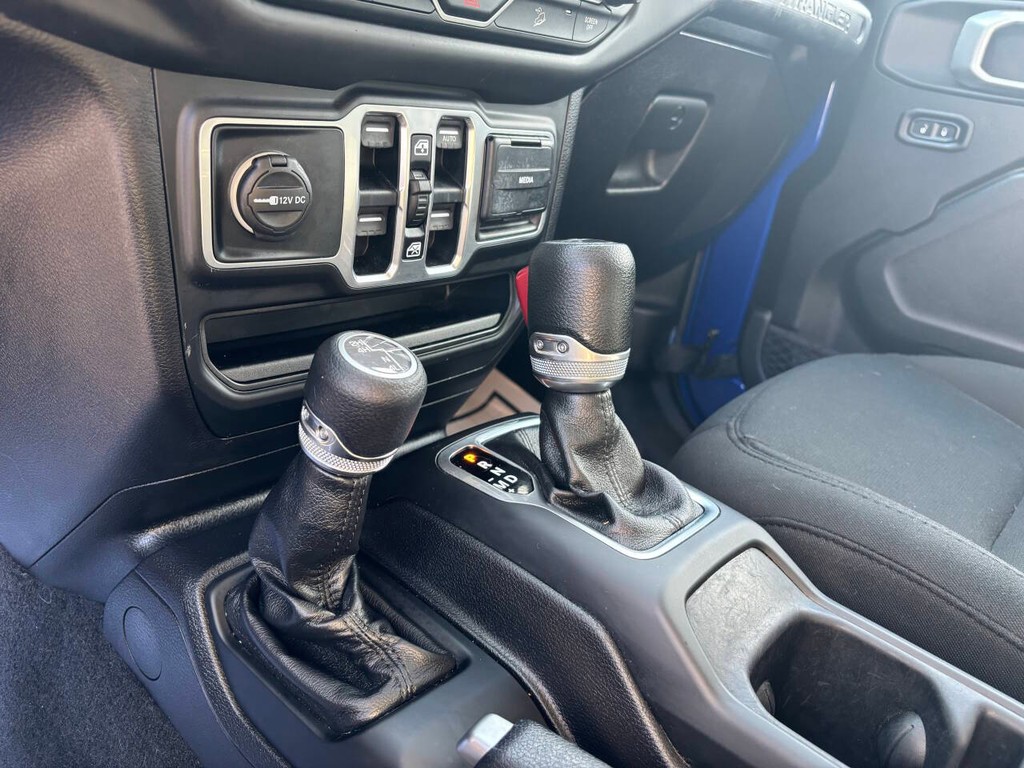 Jeep Wrangler Unlimited Vehicle Full-screen Gallery Image 23