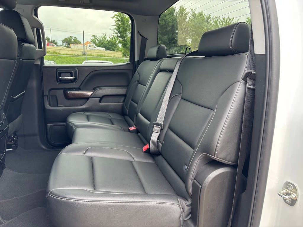 GMC Sierra 1500 Vehicle Full-screen Gallery Image 14