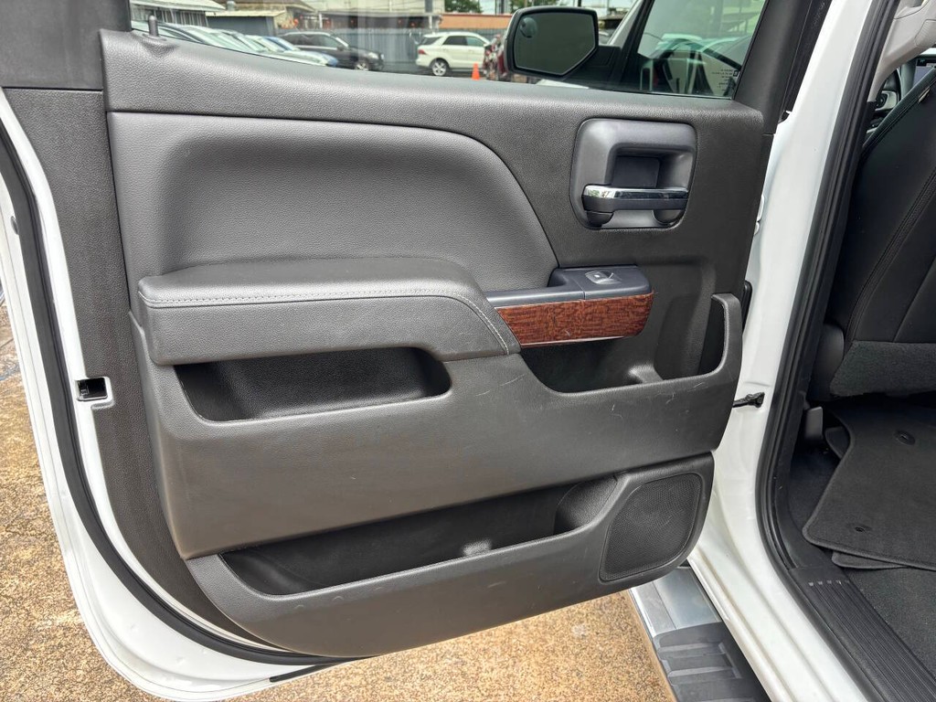GMC Sierra 1500 Vehicle Full-screen Gallery Image 15