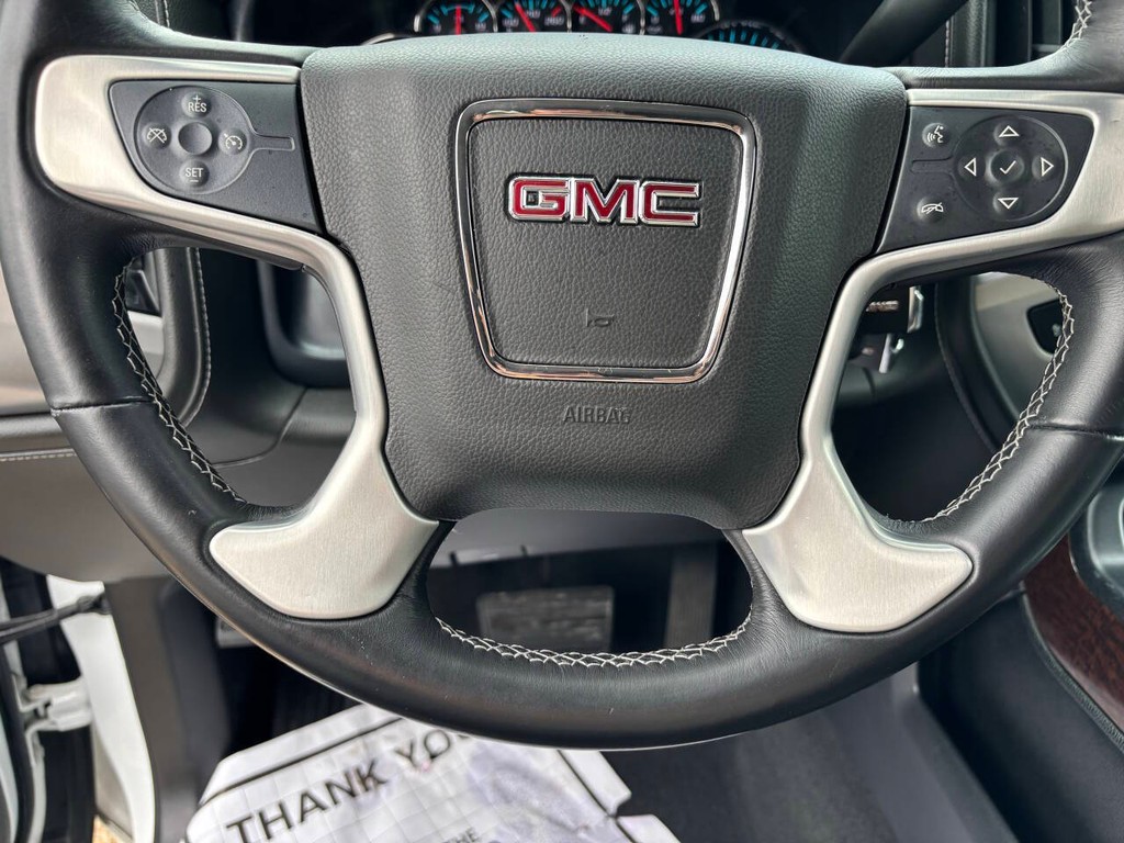 GMC Sierra 1500 Vehicle Full-screen Gallery Image 24