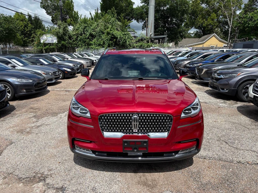 Lincoln Aviator Vehicle Full-screen Gallery Image 03