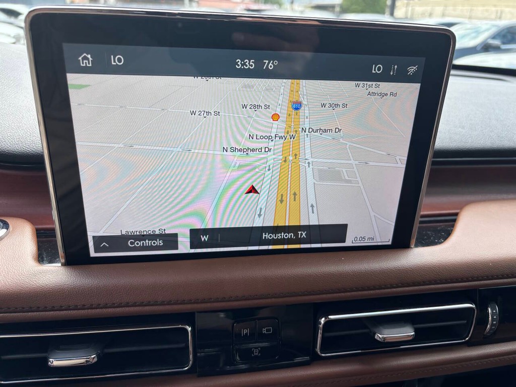 Lincoln Aviator Vehicle Full-screen Gallery Image 24