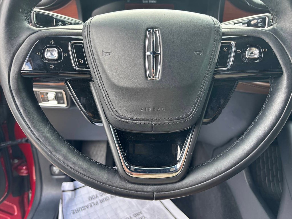 Lincoln Aviator Vehicle Full-screen Gallery Image 28