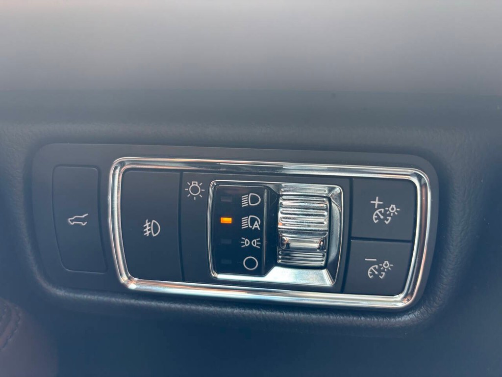 Lincoln Aviator Vehicle Full-screen Gallery Image 29