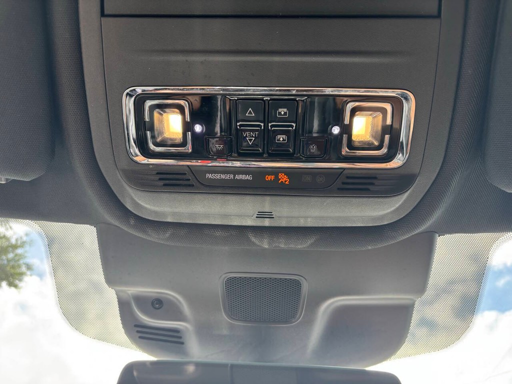 Lincoln Aviator Vehicle Full-screen Gallery Image 32