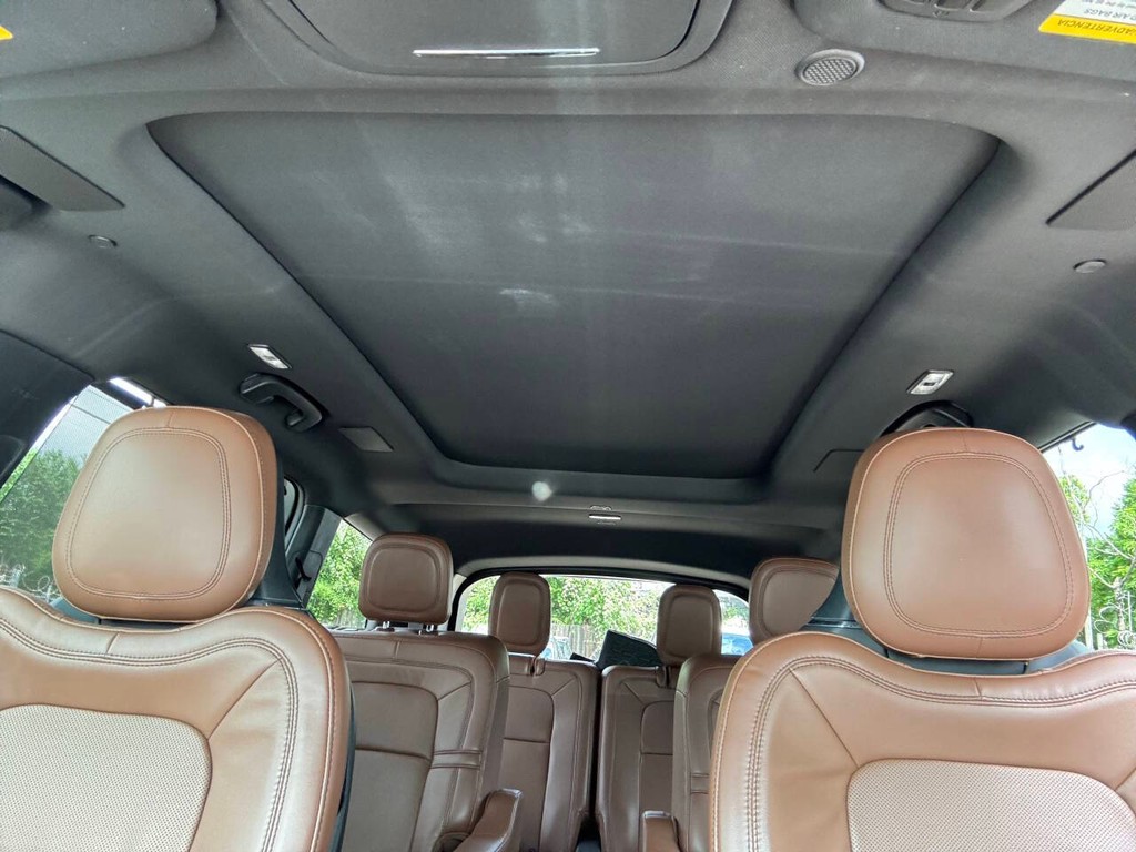 Lincoln Aviator Vehicle Full-screen Gallery Image 33