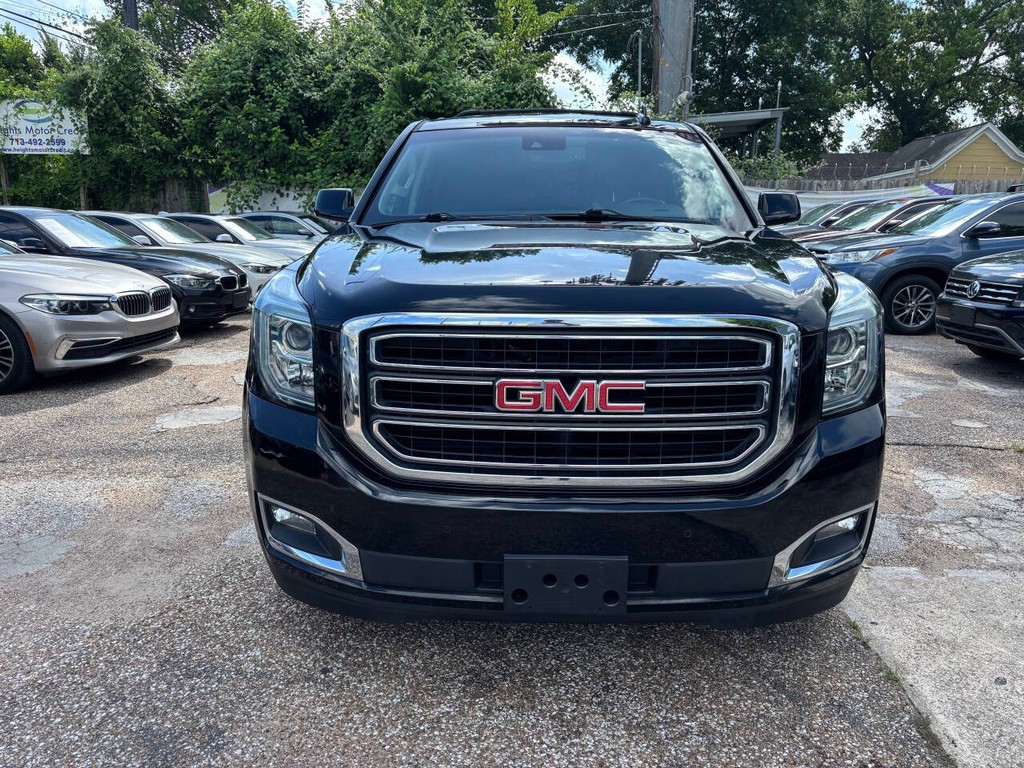 GMC Yukon Vehicle Full-screen Gallery Image 03