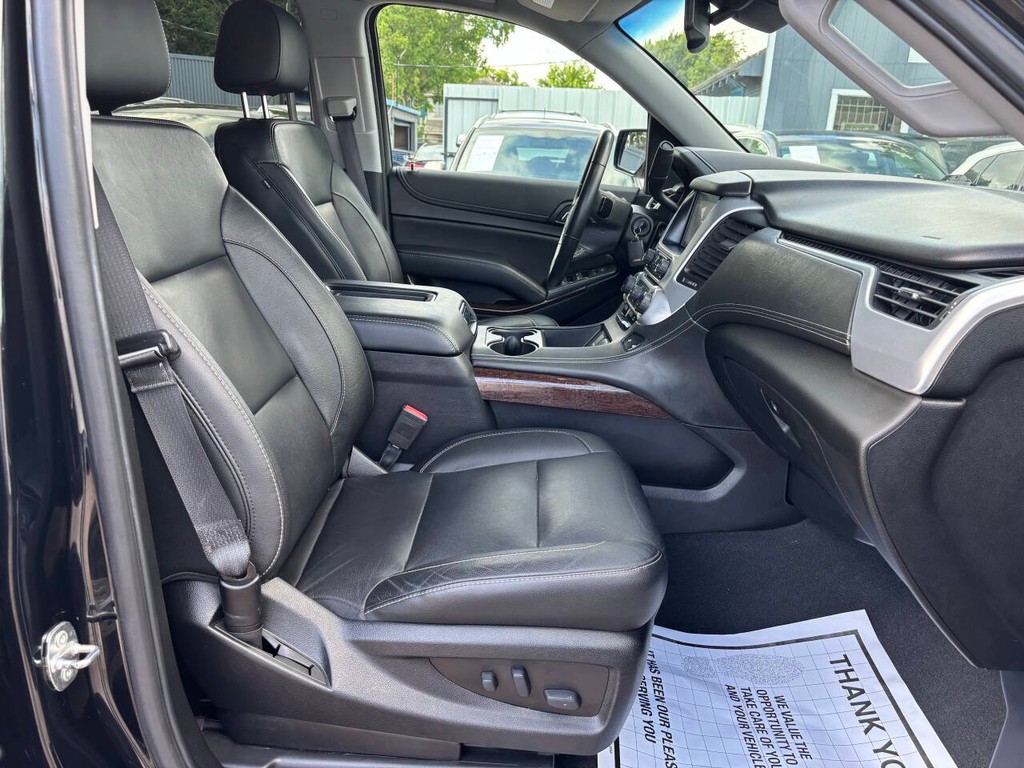 GMC Yukon Vehicle Full-screen Gallery Image 10