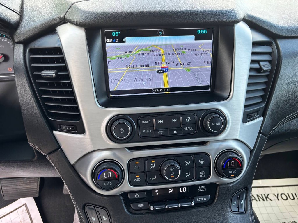 GMC Yukon Vehicle Full-screen Gallery Image 19
