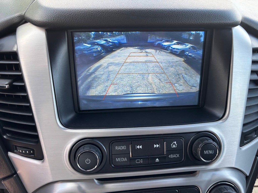GMC Yukon Vehicle Full-screen Gallery Image 20