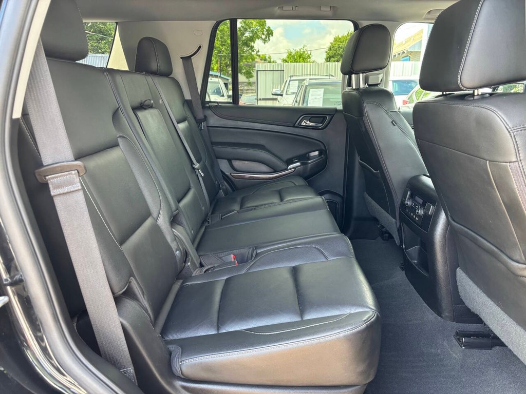 GMC Yukon Vehicle Full-screen Gallery Image 23