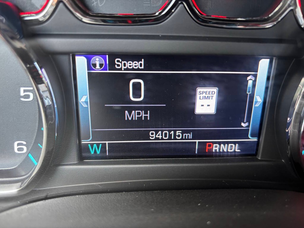 GMC Yukon Vehicle Full-screen Gallery Image 29