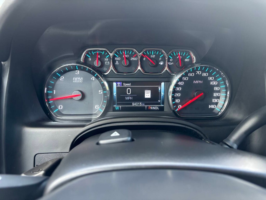 GMC Yukon Vehicle Full-screen Gallery Image 33